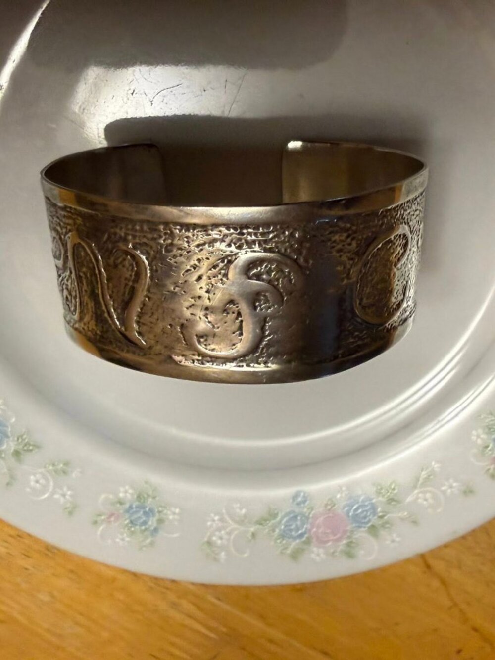 Vintage Metal Cuff Weighs 33.49 Grams